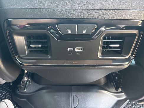 Used 2024 GMC Sierra 1500 AT4 w/ Technology Package AWD/4WD image 37