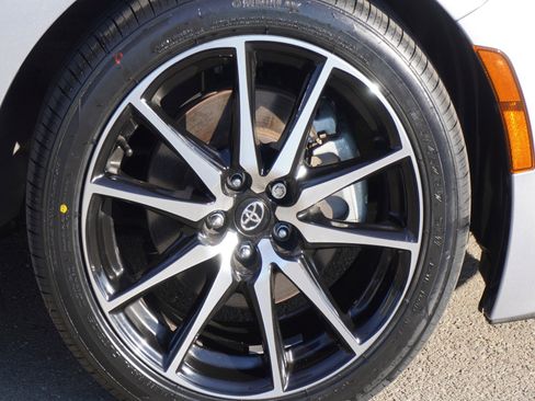 Used 2023 Toyota GR86 Base image 5