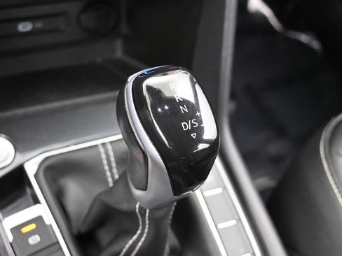 Used 2023 Volkswagen Tiguan SE image 21