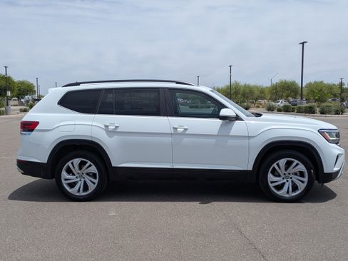 Used 2023 Volkswagen Atlas SE w/ Panoramic Sunroof Package FWD image 6