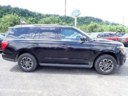 Used 2024 Ford Expedition XLT AWD/4WD image 7