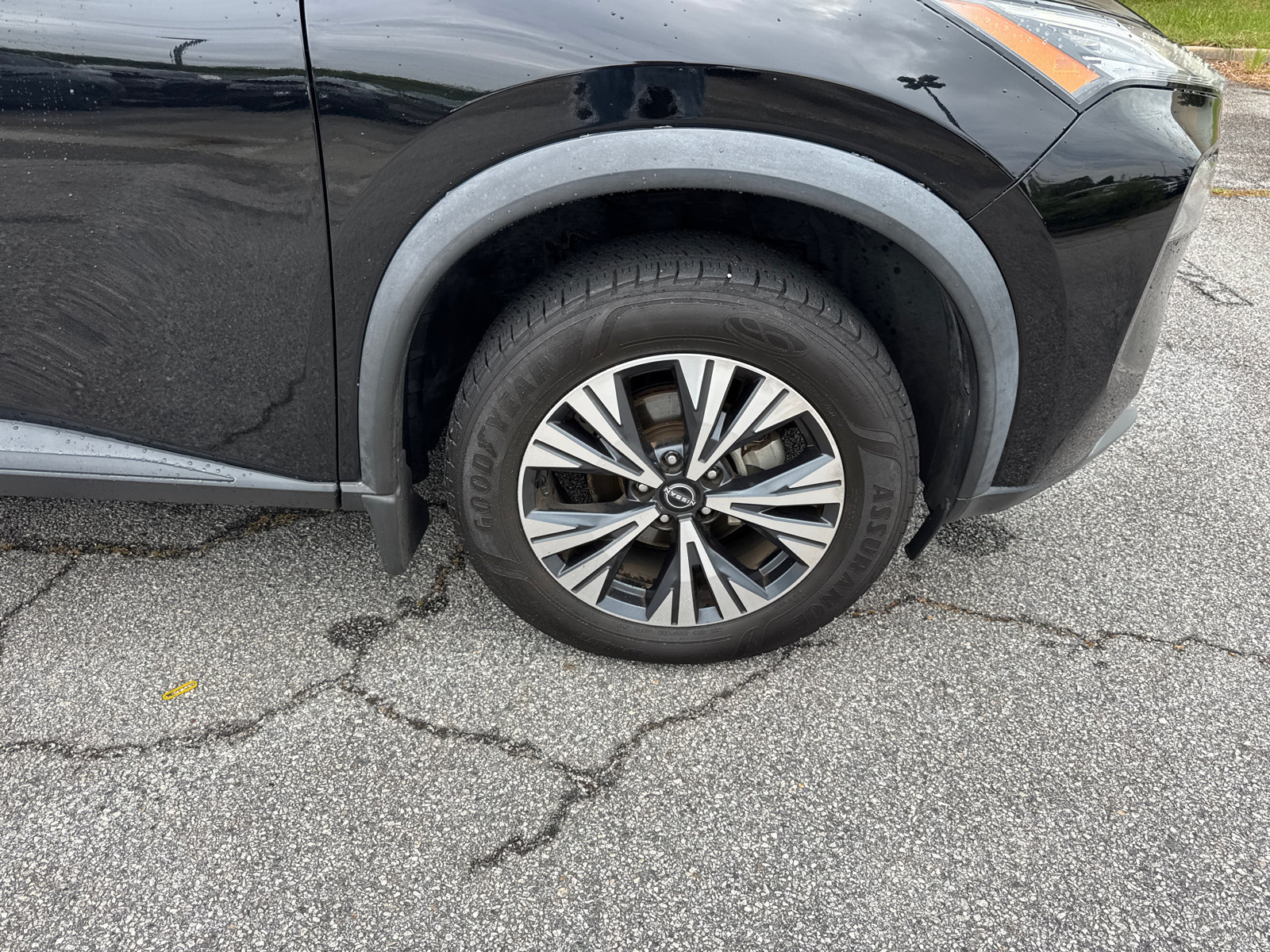 Used 2023 Nissan Rogue SV FWD image 12