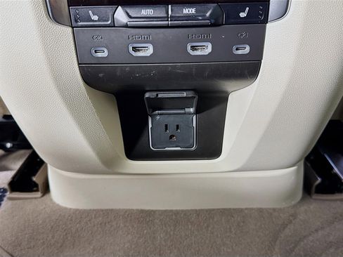 Certified 2023 GMC Yukon Denali w/ Denali Reserve Package image 29