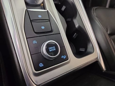Used 2021 Ford Explorer XLT w/ Equipment Group 202A AWD/4WD image 27