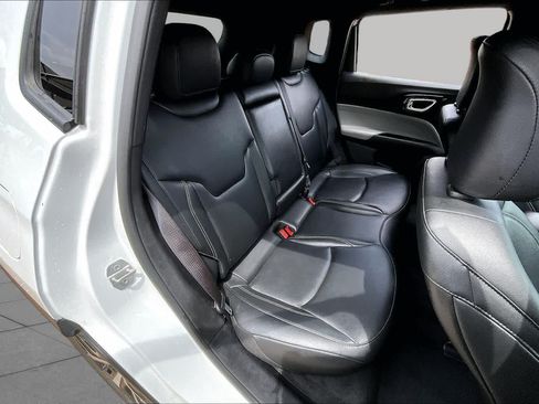 Used 2025 Jeep Compass Limited AWD/4WD image 19