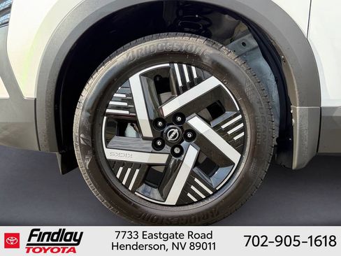 Used 2025 Nissan Kicks SV FWD image 12