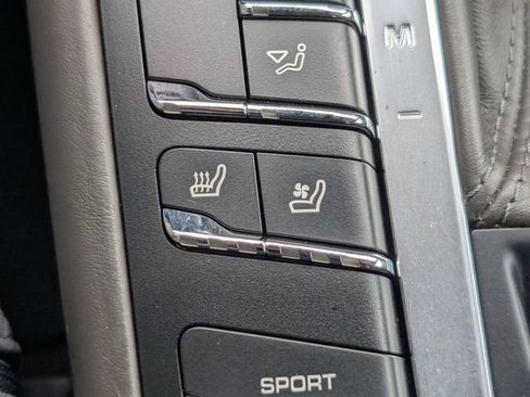 Used 2015 Porsche Macan Turbo AWD/4WD image 21