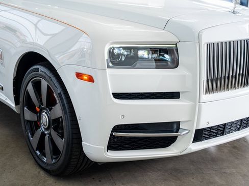 Used 2021 Rolls-Royce Cullinan image 18