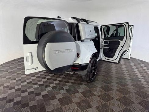 Used 2022 Land Rover Defender 110 X-Dynamic HSE AWD/4WD image 14