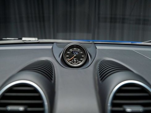 Used 2021 Porsche 718 Cayman GT4 RWD image 50