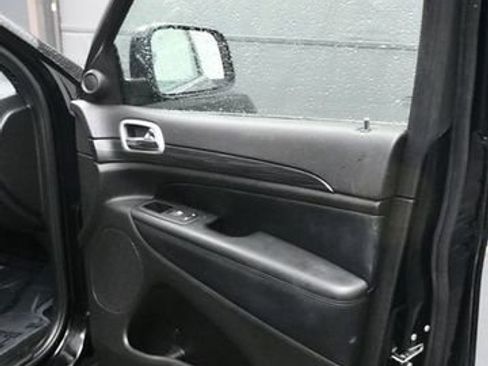 Used 2021 Jeep Grand Cherokee Laredo image 20