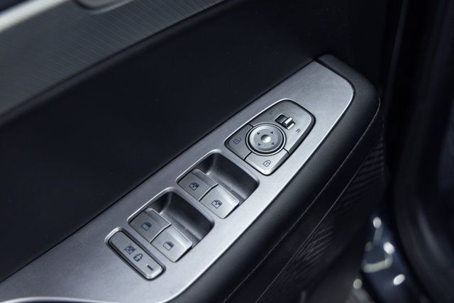 Used 2025 Hyundai Palisade SEL FWD image 12