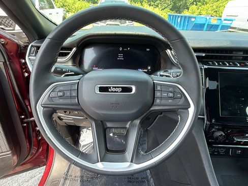 Certified 2025 Jeep Grand Cherokee Altitude AWD/4WD image 27