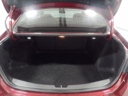 Used 2016 Chevrolet Malibu LT FWD image 9
