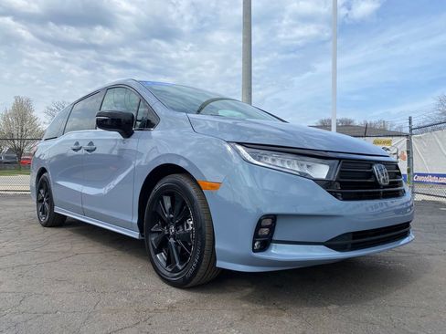Certified 2024 Honda Odyssey Sport image 30