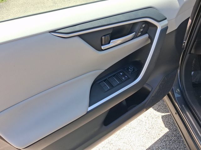Used 2023 Toyota RAV4 XLE Premium FWD image 13