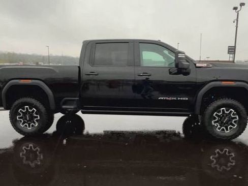 New 2026 GMC Sierra 2500 AT4X image 9