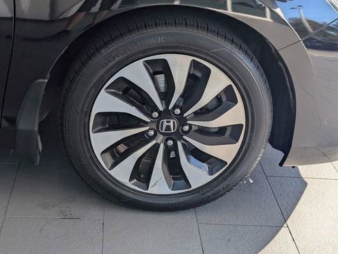 Used 2015 Honda Accord Hybrid Sedan image 17