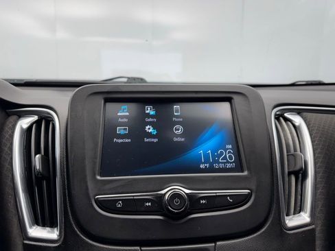 Used 2017 Chevrolet Malibu LT image 25