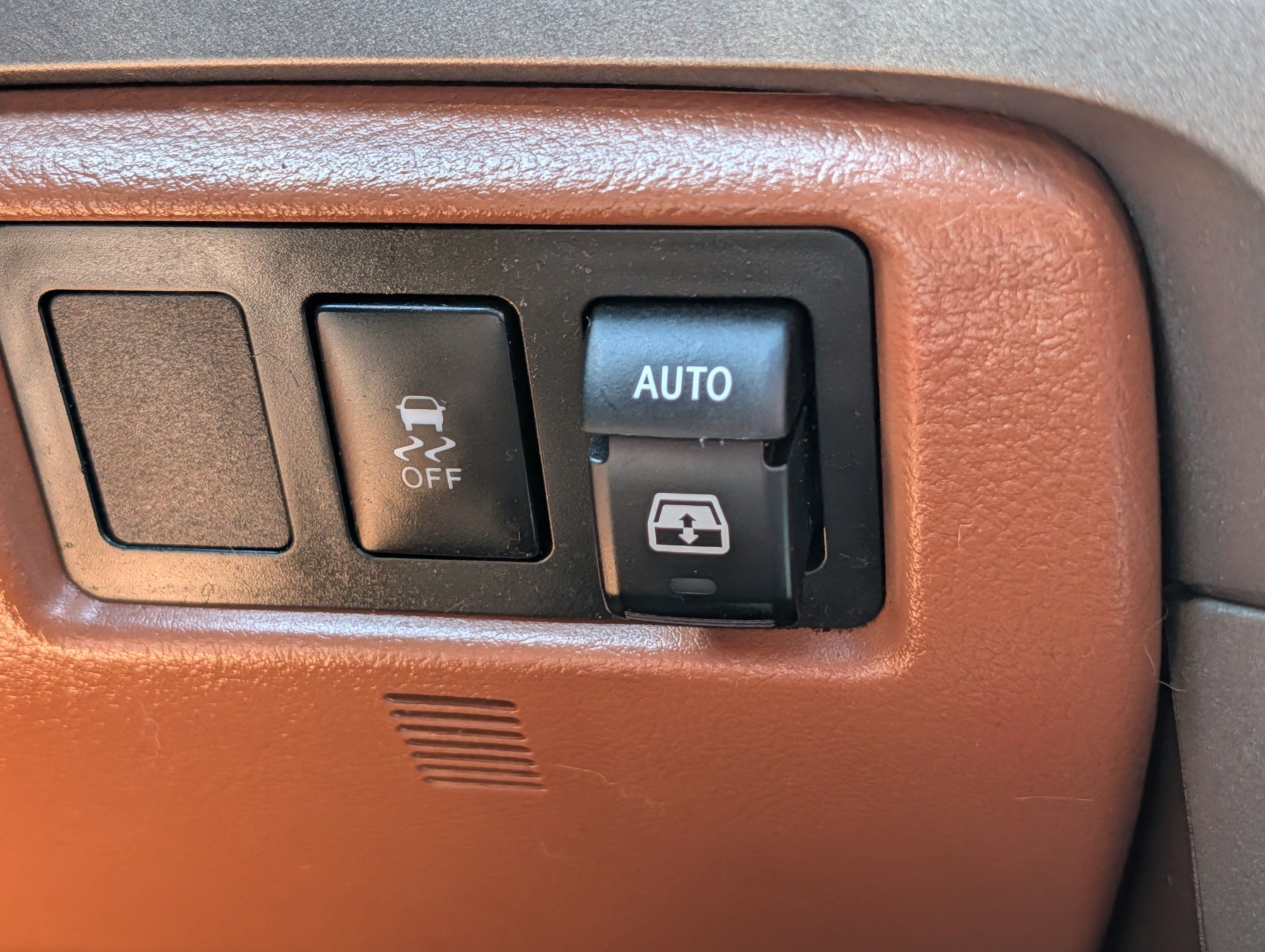 Used 2016 Toyota Sequoia Platinum AWD/4WD image 30