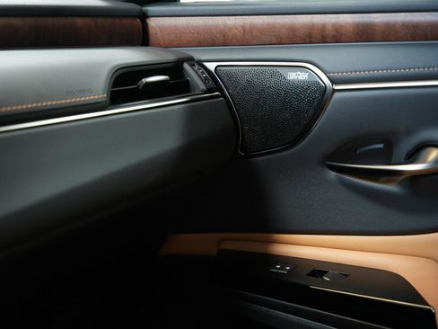 Used 2022 Lexus ES 350 Ultra Luxury w/ Accessory Package 2 FWD image 52