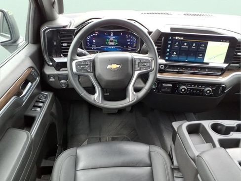 Used 2024 Chevrolet Silverado 1500 LT w/ Leather Package RWD image 18