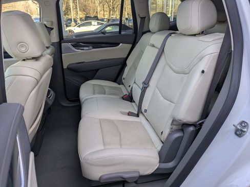 Used 2023 Cadillac XT6 Premium Luxury image 28