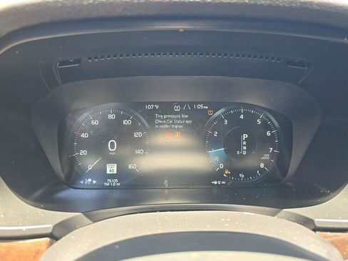 Used 2018 Volvo S90 T5 Momentum w/ Convenience Package FWD image 7