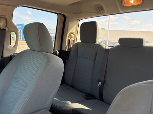 Used 2017 RAM 1500 Express AWD/4WD image 32