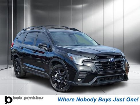 Used 2023 Subaru Ascent Onyx Edition Limited image 1