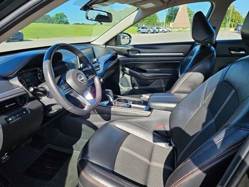 Used 2024 Nissan Altima 2.5 SR FWD image 9