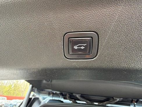 Used 2021 Chevrolet Tahoe High Country AWD/4WD image 17