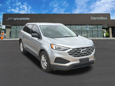 Used 2021 Ford Edge SE FWD image 3