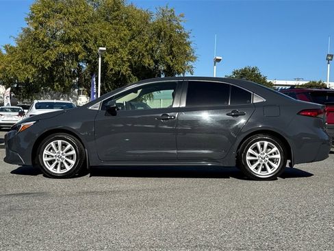 Certified 2025 Toyota Corolla XLE image 6