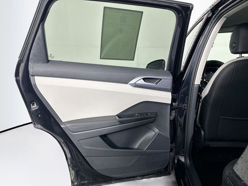 Used 2025 Volkswagen Taos SE image 26