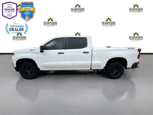Used 2021 Chevrolet Silverado 1500 LT Trail Boss w/ Convenience Package II AWD/4WD image 2