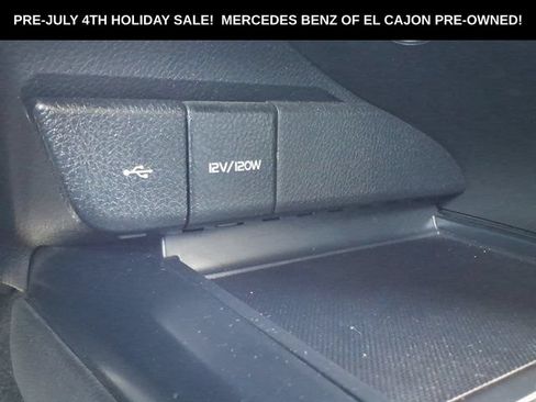 Used 2020 Toyota Camry SE w/ Sunroof Package FWD image 9