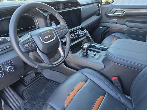 Used 2024 GMC Sierra 1500 AT4 w/ Technology Package AWD/4WD image 16