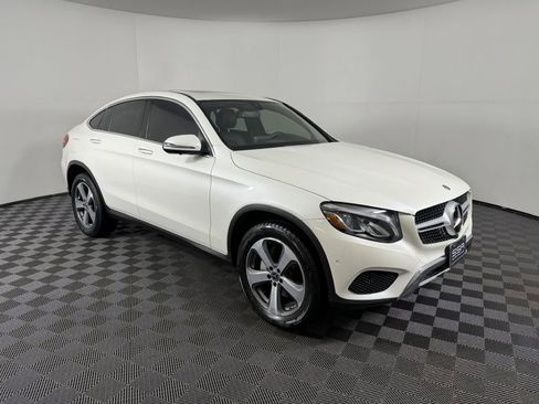 Used 2018 Mercedes-Benz GLC 300 4MATIC Coupe image 4