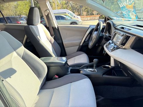Used 2013 Toyota RAV4 XLE image 28