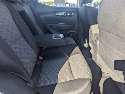 Used 2018 Nissan Rogue Sport SV image 13