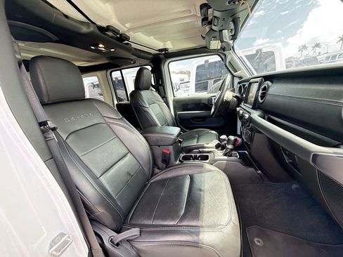 Used 2023 Jeep Wrangler Unlimited Sahara w/ Cold Weather Group image 33