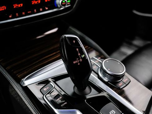 Used 2018 BMW 540i RWD image 34