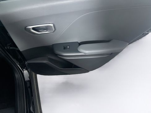 Used 2025 Kia K4 LXS image 28