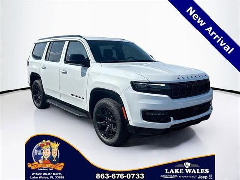 Certified 2025 Jeep Wagoneer Series II AWD/4WD image 1