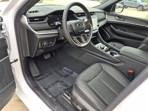 New 2026 Jeep Grand Cherokee Limited AWD/4WD image 11