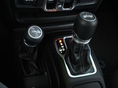 Used 2025 Jeep Wrangler Sahara w/ Safety Group image 20