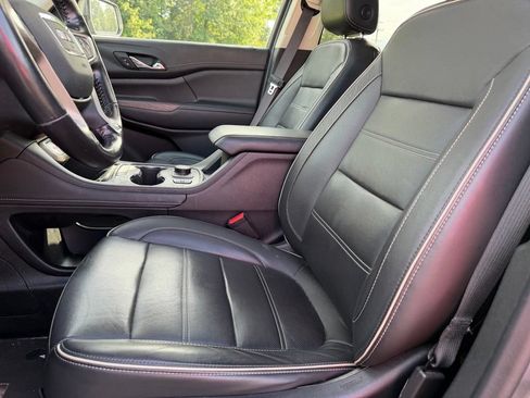 Used 2020 GMC Acadia Denali w/ Technology Package AWD/4WD image 10