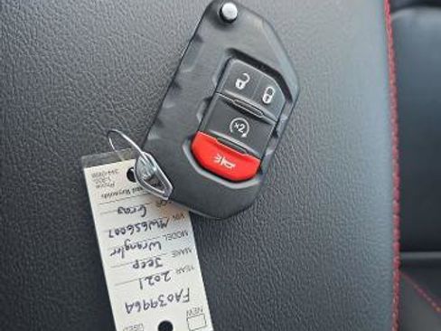 Used 2021 Jeep Wrangler Unlimited Rubicon AWD/4WD image 39