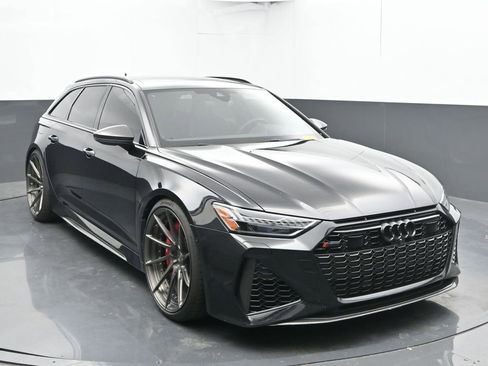 Used 2022 Audi RS 6 w/ Carbon Optic Package image 3